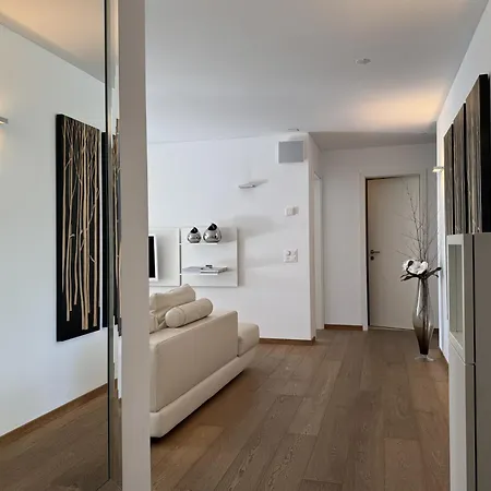 Monte Verita 1 A 아파트